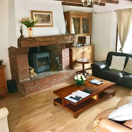 6bed-sleeps12-groupretreat-yogastudio-petfriendly Casa vacanze Feugeres