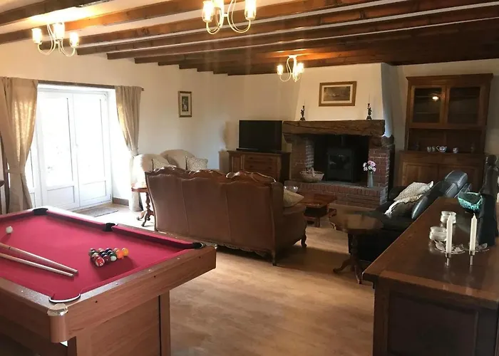Holiday home Sleeps14- 5acres- Petfriendly- Neartonormandycoast