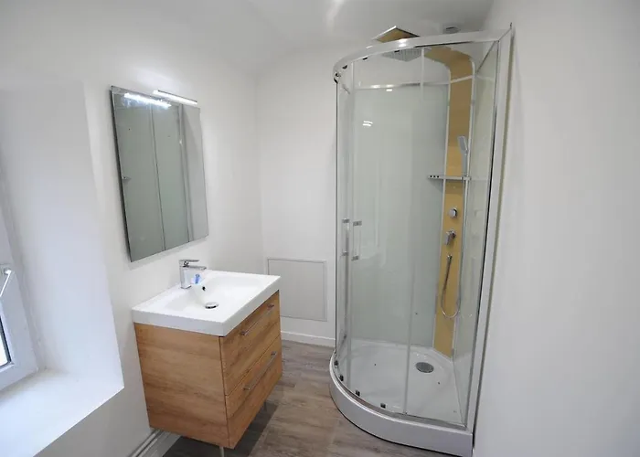 Sleeps14- 5acres- Petfriendly- Neartonormandycoast Holiday home