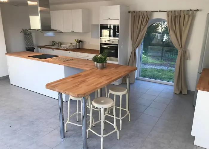 Sleeps14- 5acres- Petfriendly- Neartonormandycoast