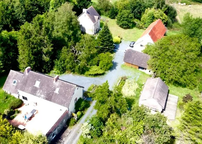 Sleeps14- 5acres- Petfriendly- Neartonormandycoast Holiday home