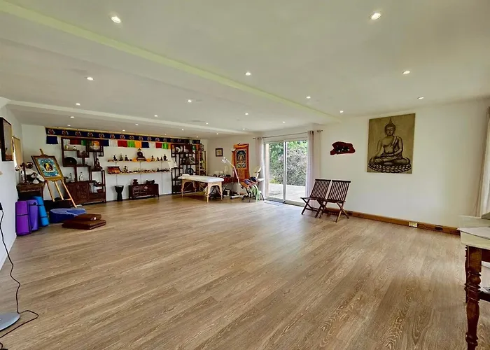 Sleeps14- 5acres- Petfriendly- Neartonormandycoast Holiday home *